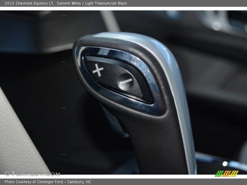 Summit White / Light Titanium/Jet Black 2013 Chevrolet Equinox LT