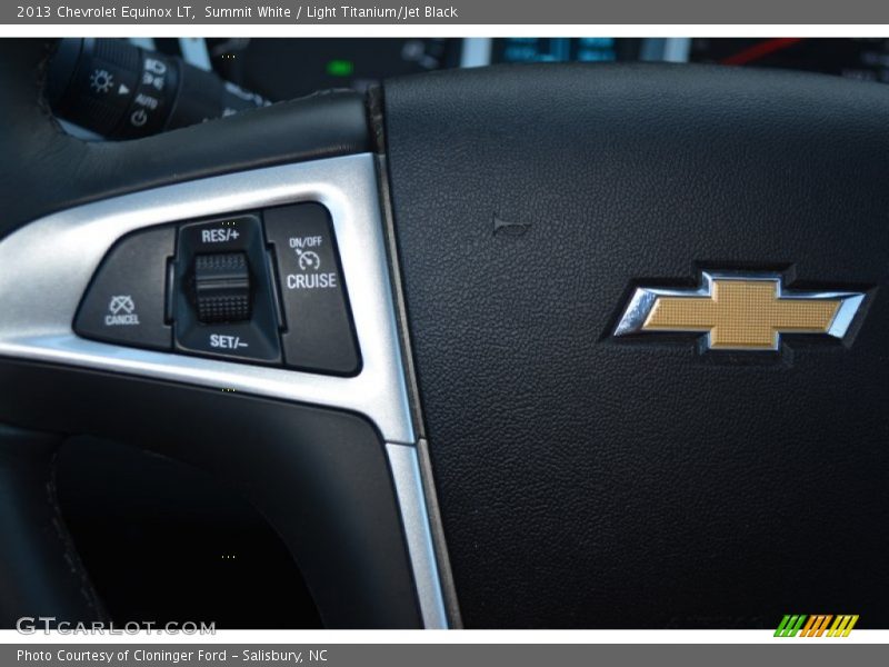 Summit White / Light Titanium/Jet Black 2013 Chevrolet Equinox LT