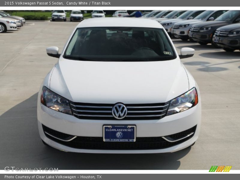 Candy White / Titan Black 2015 Volkswagen Passat S Sedan
