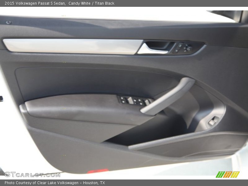 Candy White / Titan Black 2015 Volkswagen Passat S Sedan