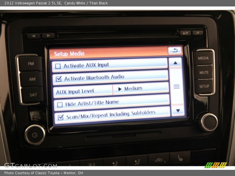 Candy White / Titan Black 2012 Volkswagen Passat 2.5L SE