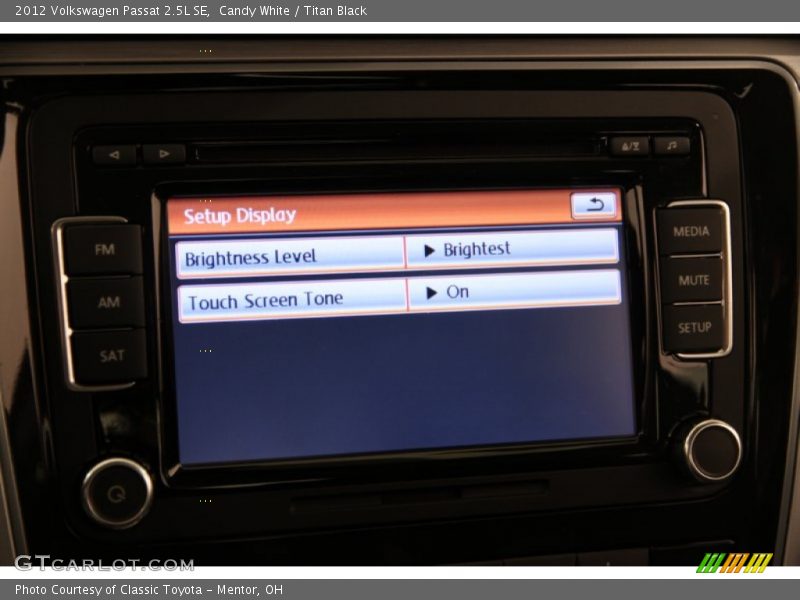 Candy White / Titan Black 2012 Volkswagen Passat 2.5L SE