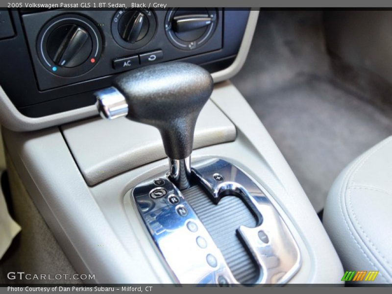 Black / Grey 2005 Volkswagen Passat GLS 1.8T Sedan