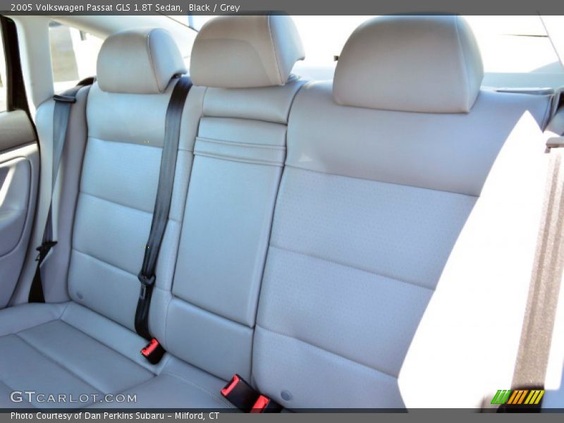 Black / Grey 2005 Volkswagen Passat GLS 1.8T Sedan