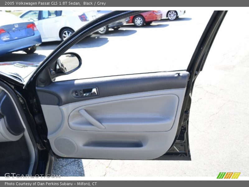 Black / Grey 2005 Volkswagen Passat GLS 1.8T Sedan
