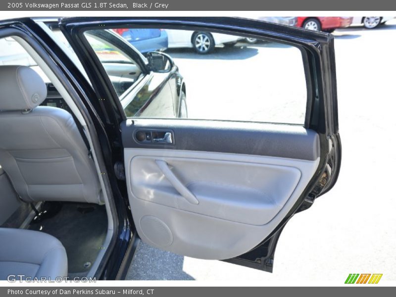 Black / Grey 2005 Volkswagen Passat GLS 1.8T Sedan