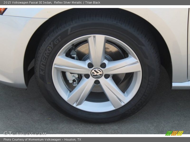 Reflex Silver Metallic / Titan Black 2015 Volkswagen Passat SE Sedan