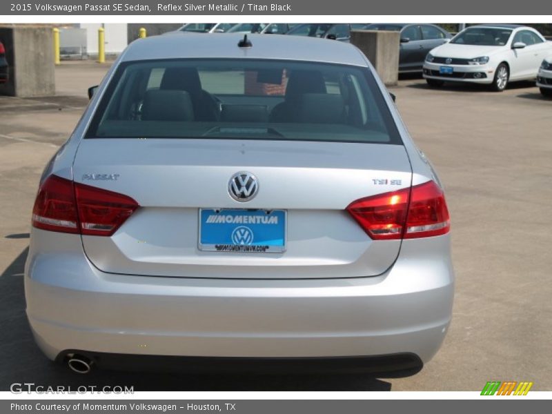 Reflex Silver Metallic / Titan Black 2015 Volkswagen Passat SE Sedan