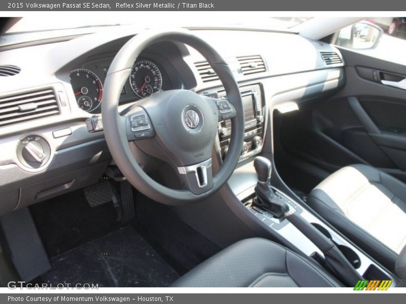 Reflex Silver Metallic / Titan Black 2015 Volkswagen Passat SE Sedan