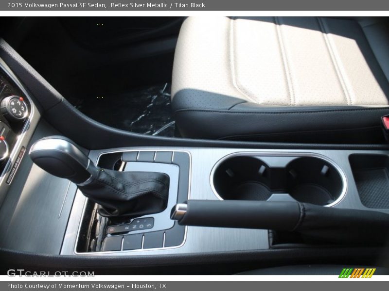 Reflex Silver Metallic / Titan Black 2015 Volkswagen Passat SE Sedan