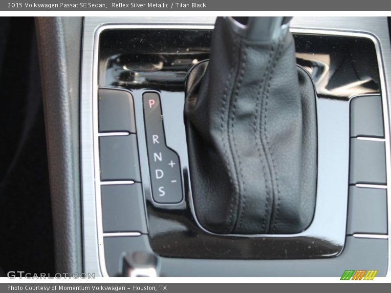 Reflex Silver Metallic / Titan Black 2015 Volkswagen Passat SE Sedan
