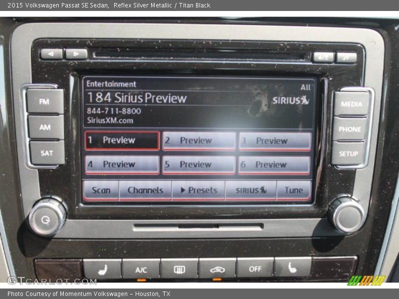 Reflex Silver Metallic / Titan Black 2015 Volkswagen Passat SE Sedan