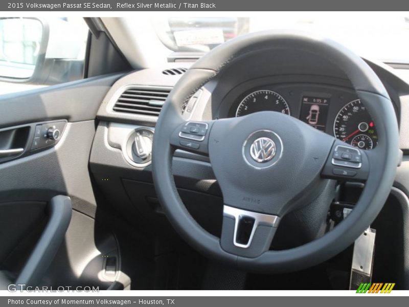 Reflex Silver Metallic / Titan Black 2015 Volkswagen Passat SE Sedan