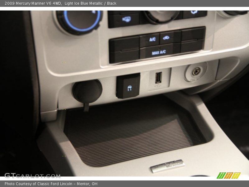 Light Ice Blue Metallic / Black 2009 Mercury Mariner V6 4WD