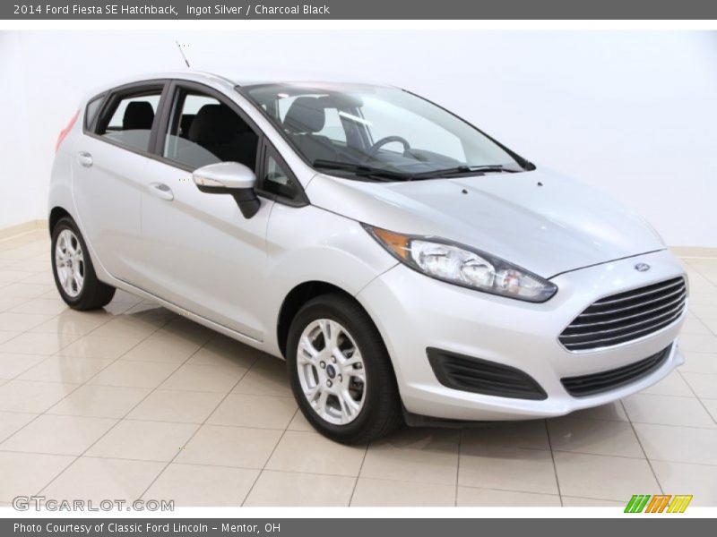 Ingot Silver / Charcoal Black 2014 Ford Fiesta SE Hatchback