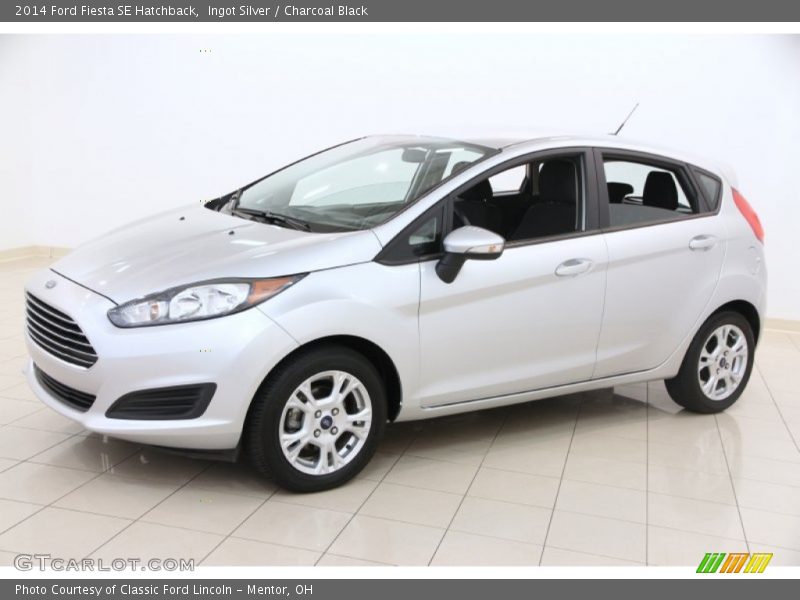 Ingot Silver / Charcoal Black 2014 Ford Fiesta SE Hatchback