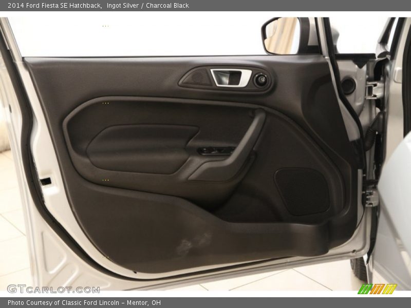 Ingot Silver / Charcoal Black 2014 Ford Fiesta SE Hatchback