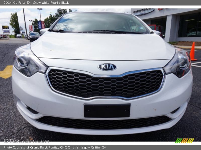 Snow White Pearl / Black 2014 Kia Forte EX