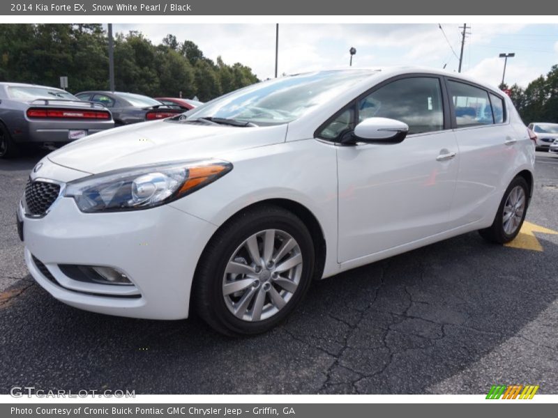Snow White Pearl / Black 2014 Kia Forte EX