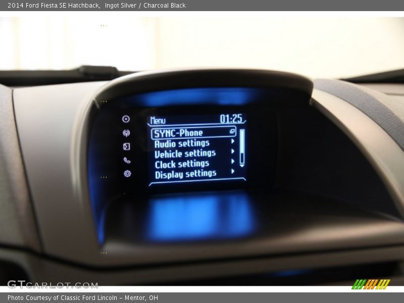 Ingot Silver / Charcoal Black 2014 Ford Fiesta SE Hatchback