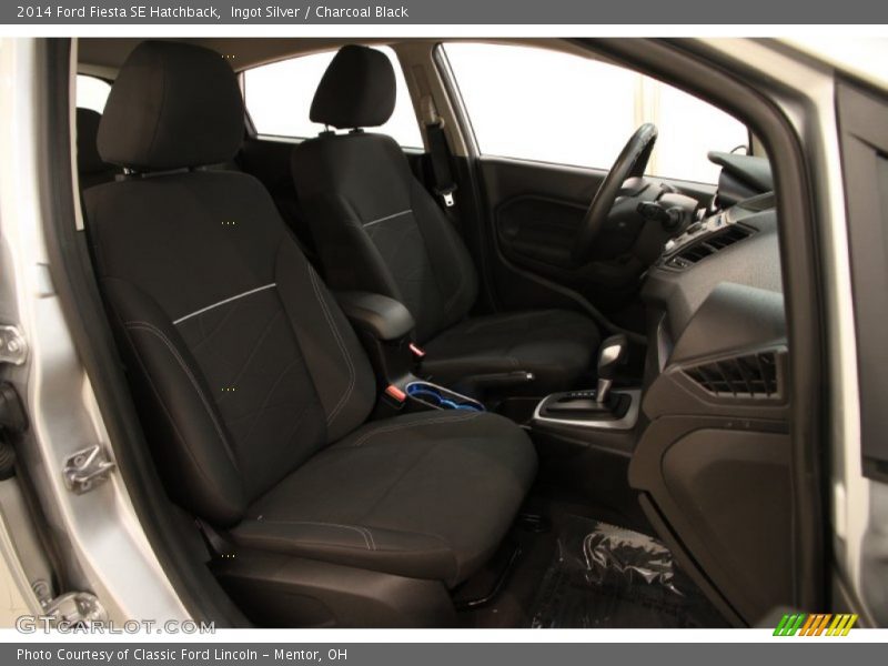 Ingot Silver / Charcoal Black 2014 Ford Fiesta SE Hatchback