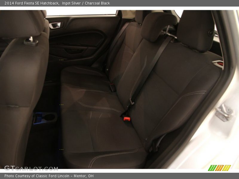 Ingot Silver / Charcoal Black 2014 Ford Fiesta SE Hatchback