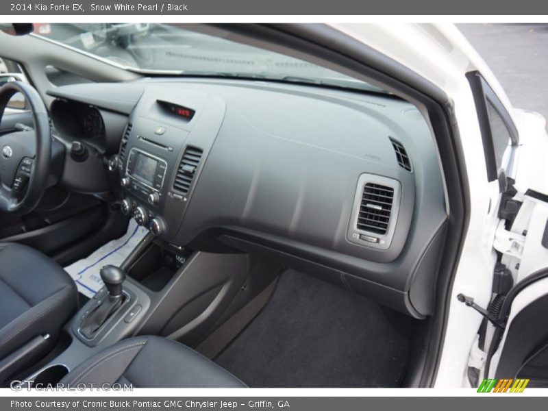 Snow White Pearl / Black 2014 Kia Forte EX