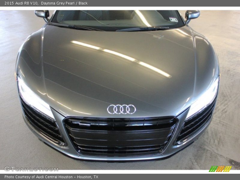 Daytona Grey Pearl / Black 2015 Audi R8 V10