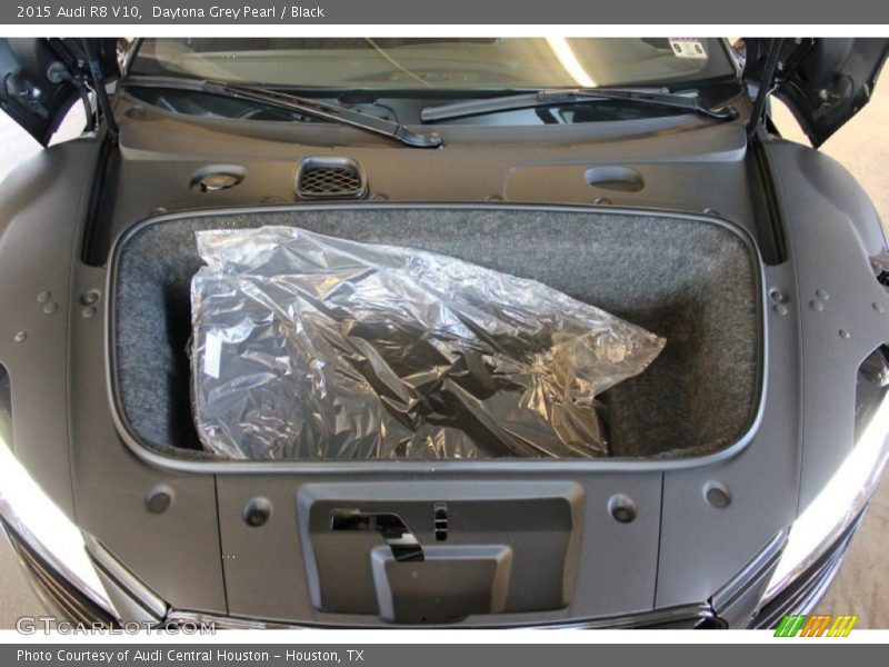 2015 R8 V10 Trunk