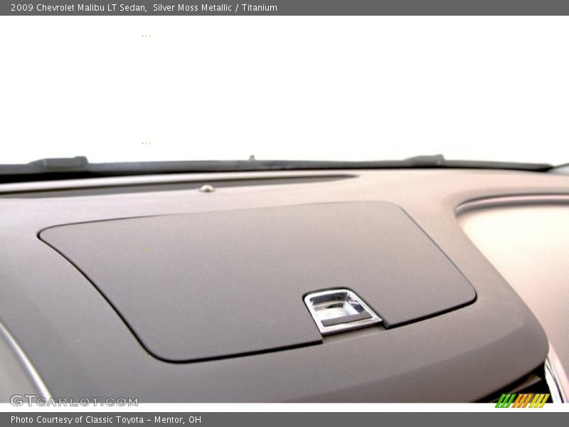 Silver Moss Metallic / Titanium 2009 Chevrolet Malibu LT Sedan