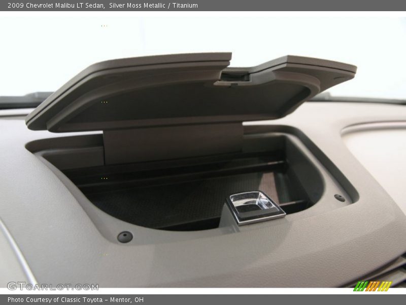 Silver Moss Metallic / Titanium 2009 Chevrolet Malibu LT Sedan