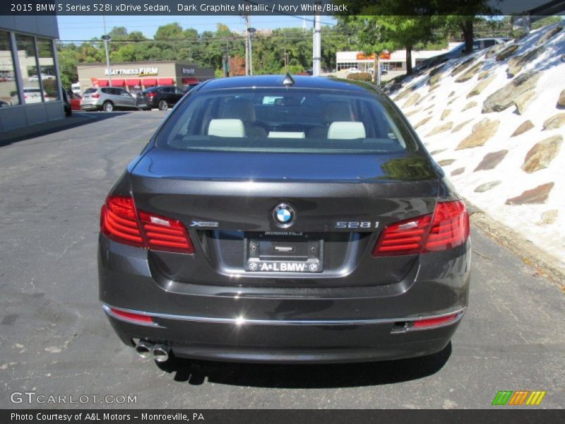 Dark Graphite Metallic / Ivory White/Black 2015 BMW 5 Series 528i xDrive Sedan