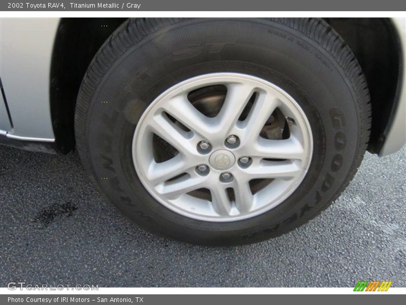 Titanium Metallic / Gray 2002 Toyota RAV4