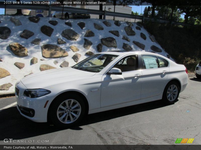 Alpine White / Venetian Beige 2015 BMW 5 Series 528i xDrive Sedan