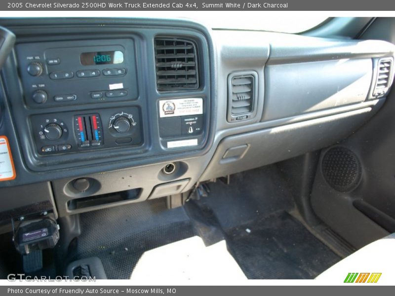 Summit White / Dark Charcoal 2005 Chevrolet Silverado 2500HD Work Truck Extended Cab 4x4