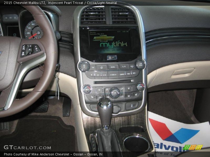 Iridescent Pearl Tricoat / Cocoa/Light Neutral 2015 Chevrolet Malibu LTZ