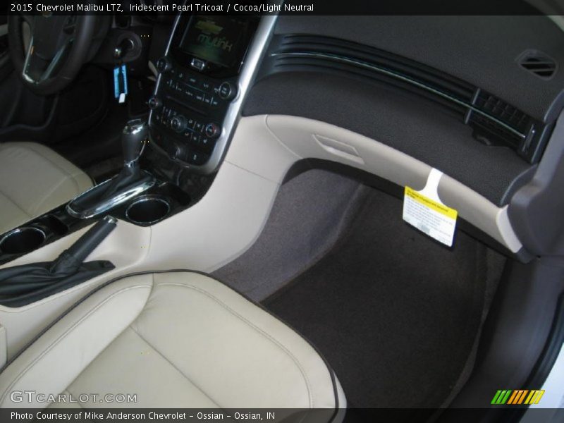 Iridescent Pearl Tricoat / Cocoa/Light Neutral 2015 Chevrolet Malibu LTZ