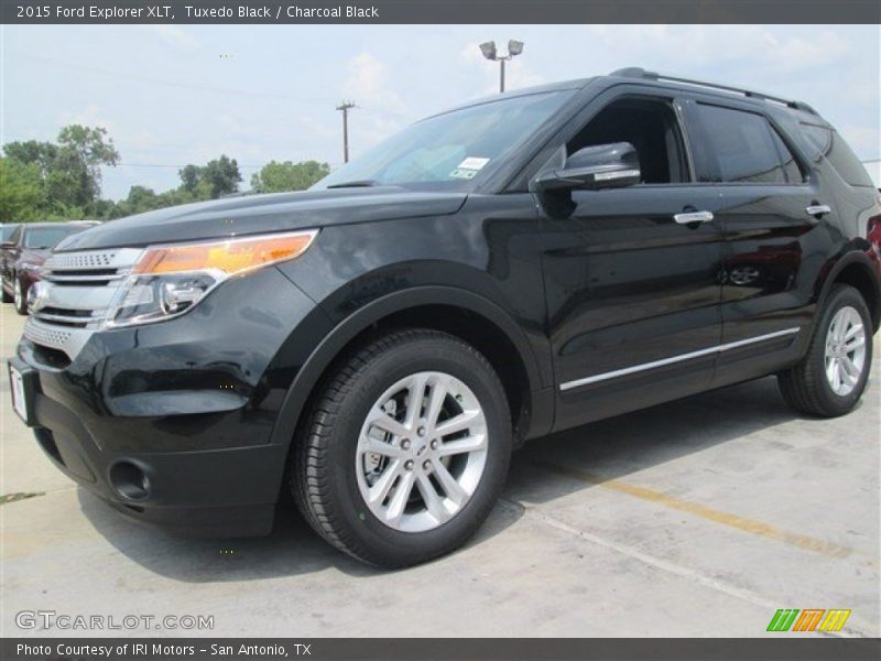 Tuxedo Black / Charcoal Black 2015 Ford Explorer XLT