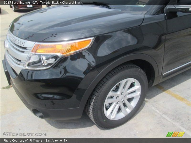 Tuxedo Black / Charcoal Black 2015 Ford Explorer XLT