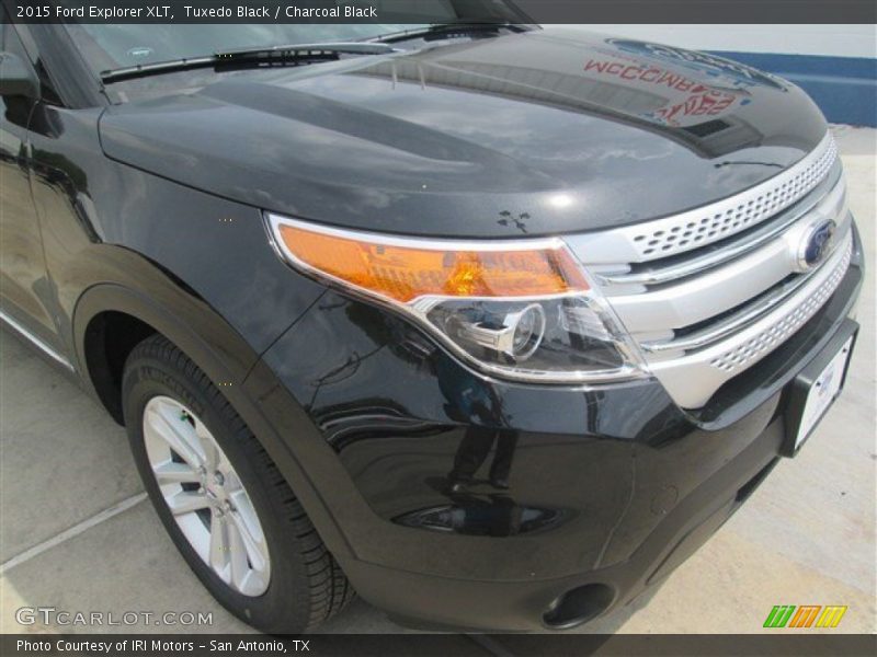 Tuxedo Black / Charcoal Black 2015 Ford Explorer XLT