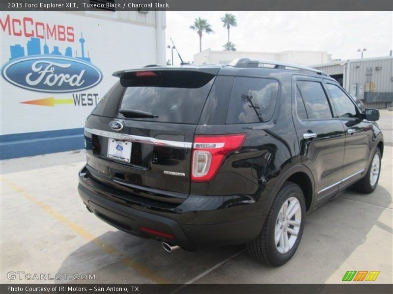 Tuxedo Black / Charcoal Black 2015 Ford Explorer XLT