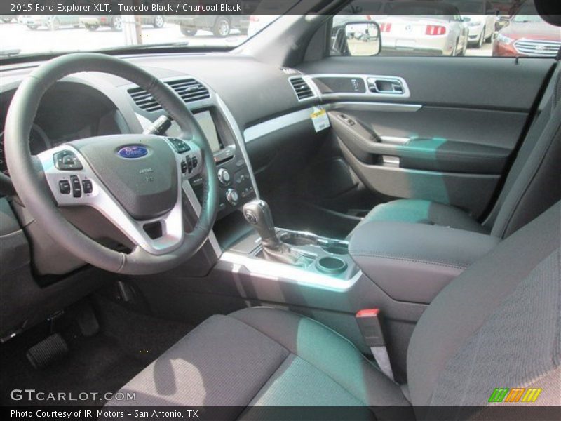 Tuxedo Black / Charcoal Black 2015 Ford Explorer XLT