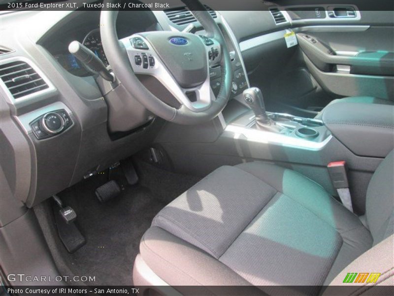 Tuxedo Black / Charcoal Black 2015 Ford Explorer XLT