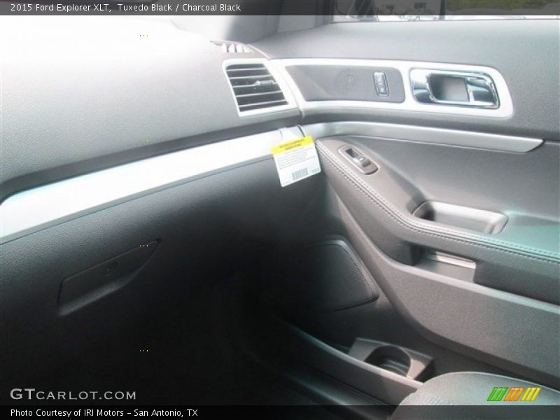 Tuxedo Black / Charcoal Black 2015 Ford Explorer XLT
