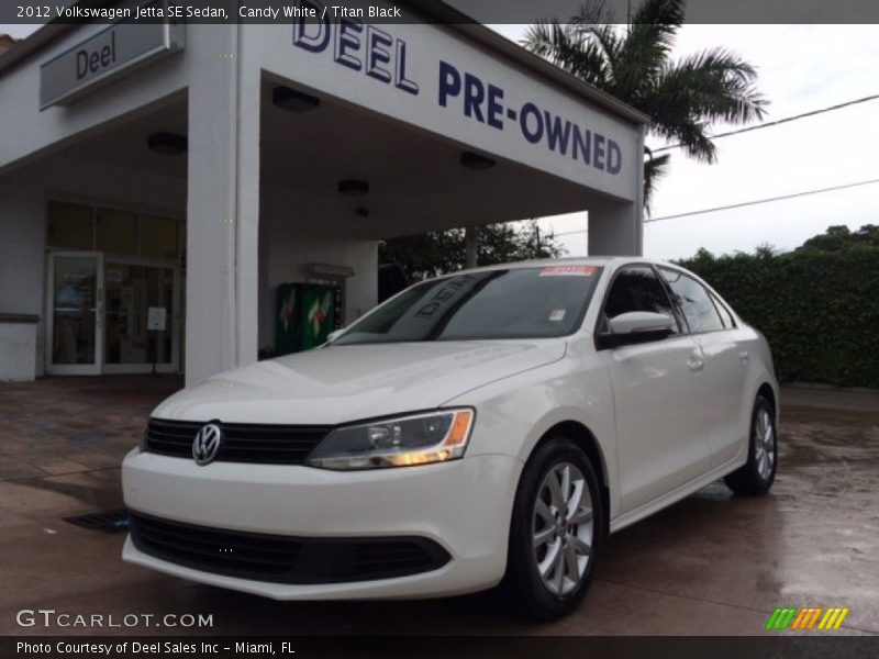Candy White / Titan Black 2012 Volkswagen Jetta SE Sedan