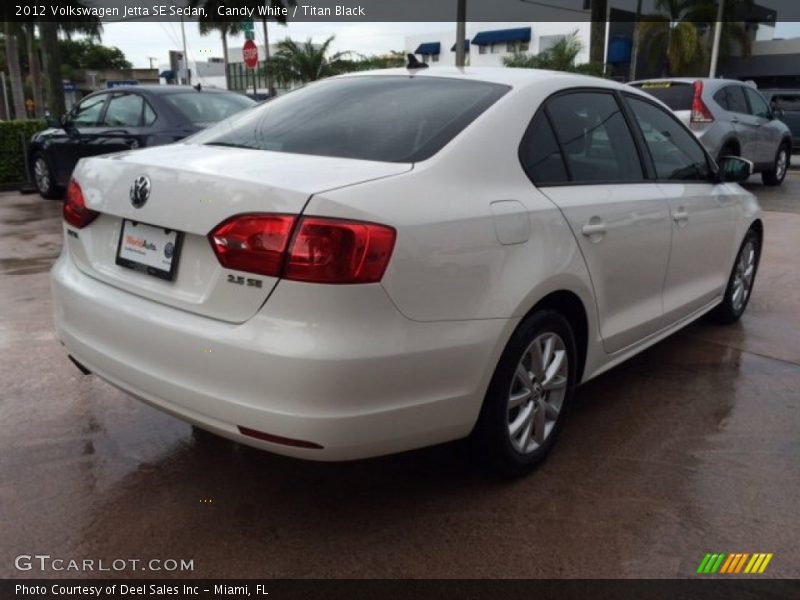 Candy White / Titan Black 2012 Volkswagen Jetta SE Sedan