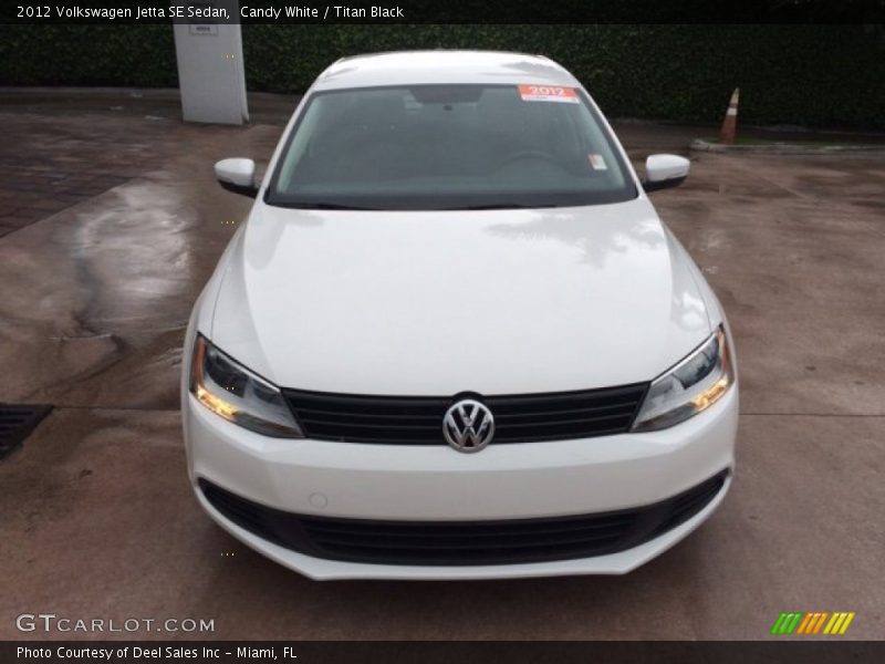 Candy White / Titan Black 2012 Volkswagen Jetta SE Sedan