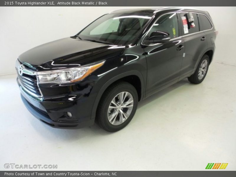 Attitude Black Metallic / Black 2015 Toyota Highlander XLE