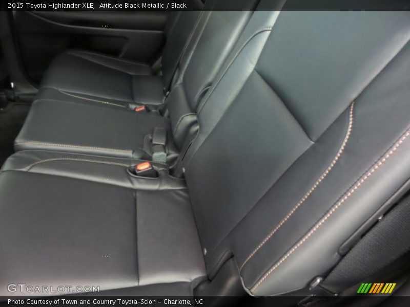 Attitude Black Metallic / Black 2015 Toyota Highlander XLE