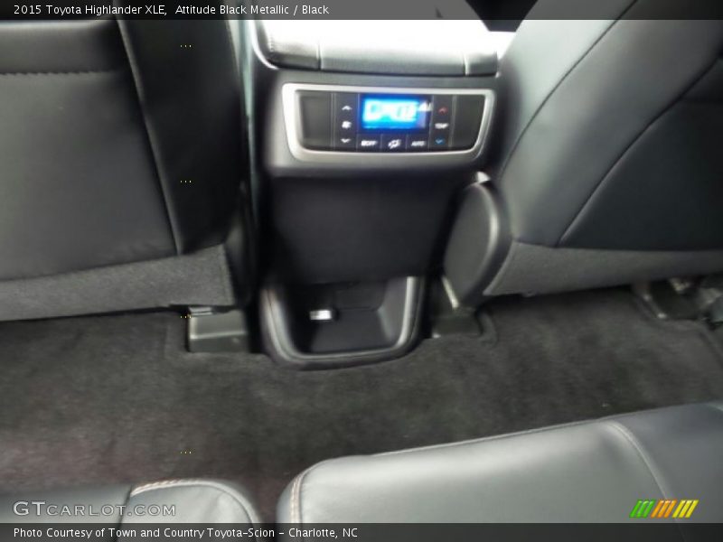 Attitude Black Metallic / Black 2015 Toyota Highlander XLE